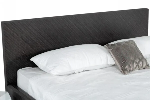 Modrest Gaige - Queen Modern Grey Elm Bed - Image 5