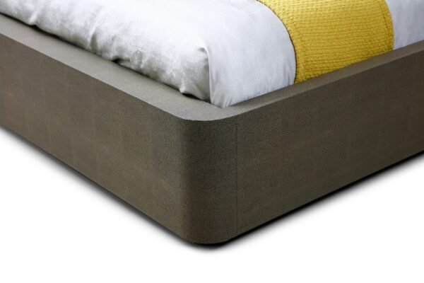 Modrest Lois - Modern Grey Leather & Beige Shagreen Bedroom Set - Image 3