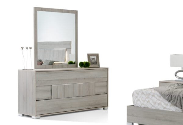 Queen Modrest Ethan Italian Modern Grey Bedroom Set - Image 3