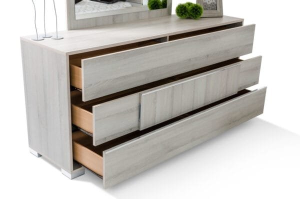 Queen Modrest Ethan Italian Modern Grey Bedroom Set - Image 5
